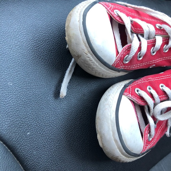 Red Converse - Picture 4 of 8